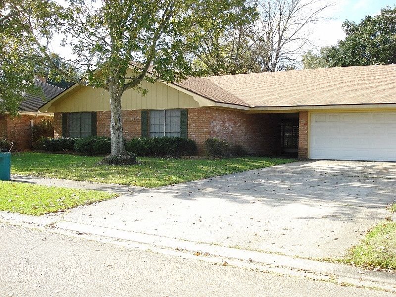 1st image of 108 Cabildo Dr
