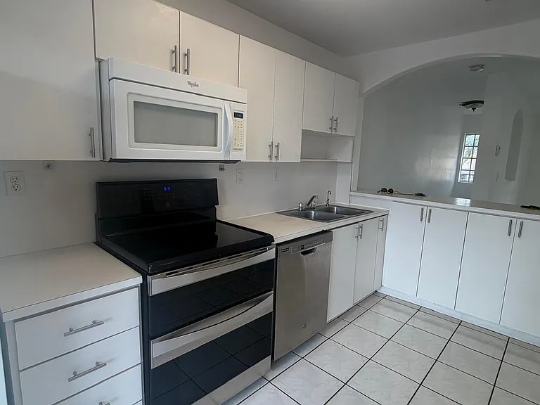 8414 NW 103rd St #E201 — Photo 4