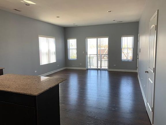 3rd image of 2917 N Central Ave #204