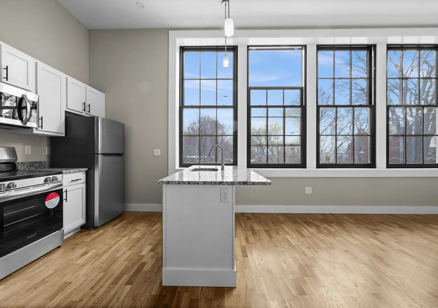 New lofts in convenient location — Photo 2