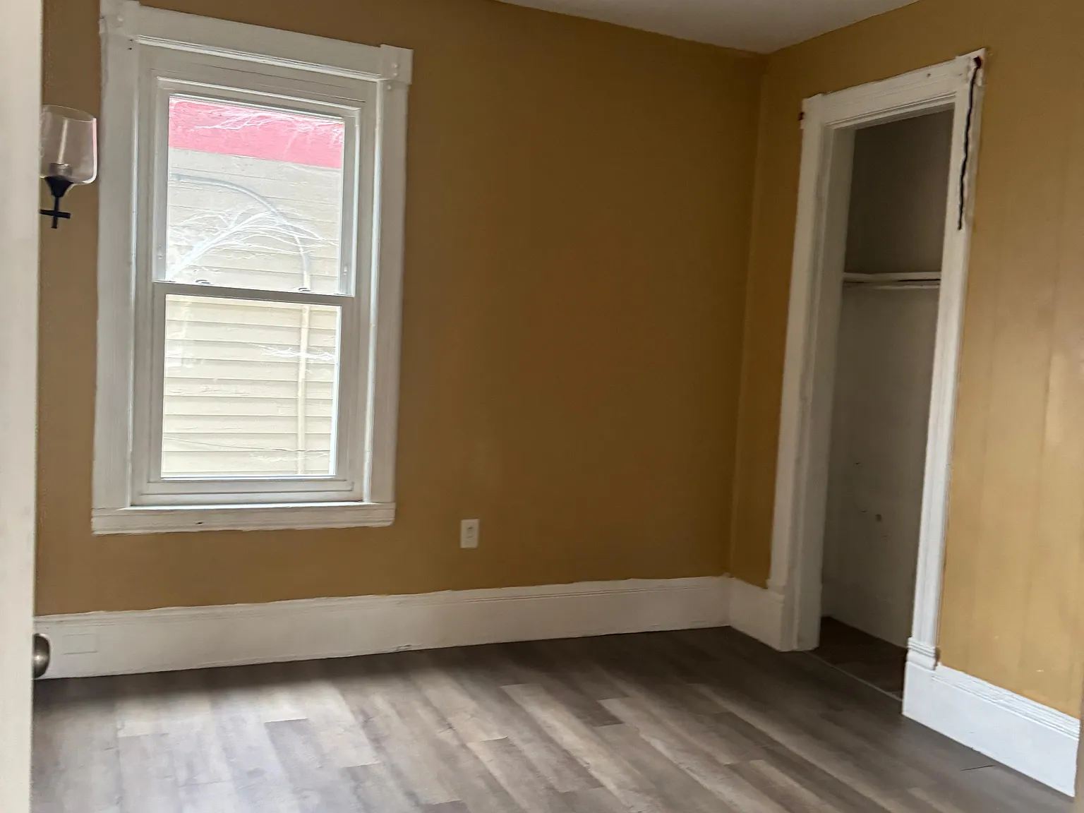 1102 Butternut St — Photo 3