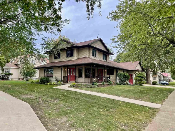 621 E Lakeshore Dr, Storm Lake, IA 50588