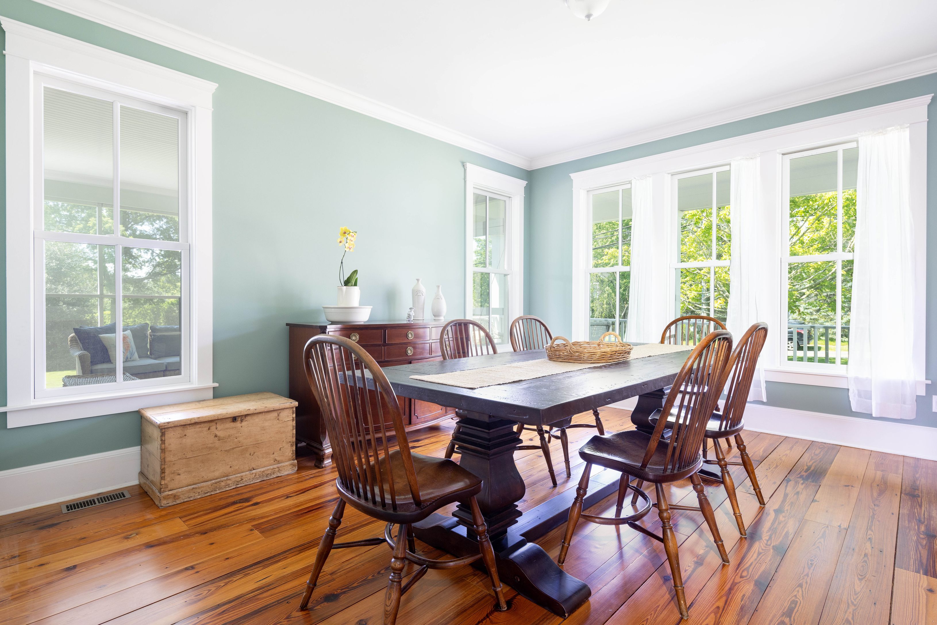 49 Atlantic Ave, East Moriches, NY 11940 Out East