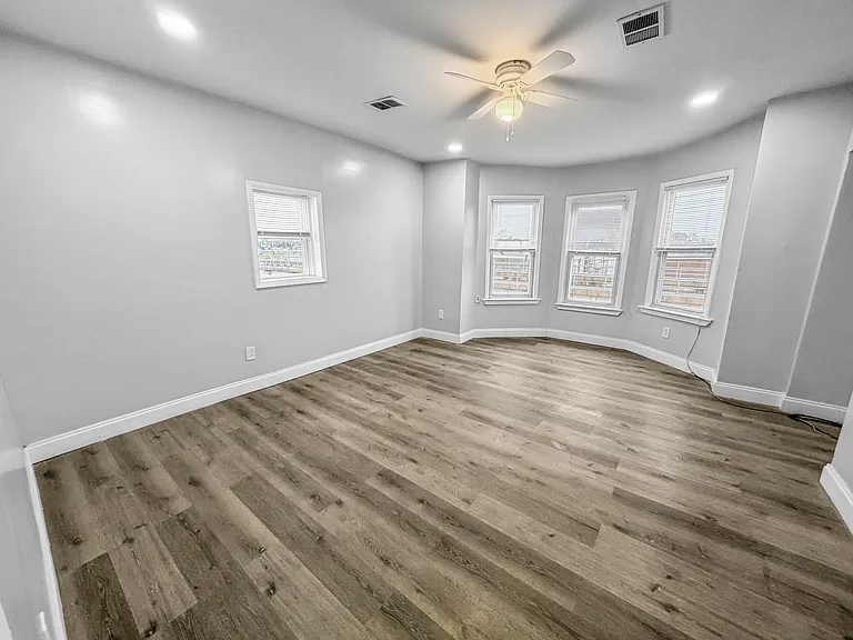 5341 Market St #3 — Photo 9