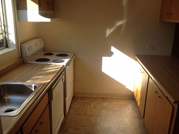 5th image of 27505 Tampa Ave