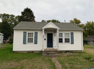 26 Orchard Dr, Herrin, IL 62948