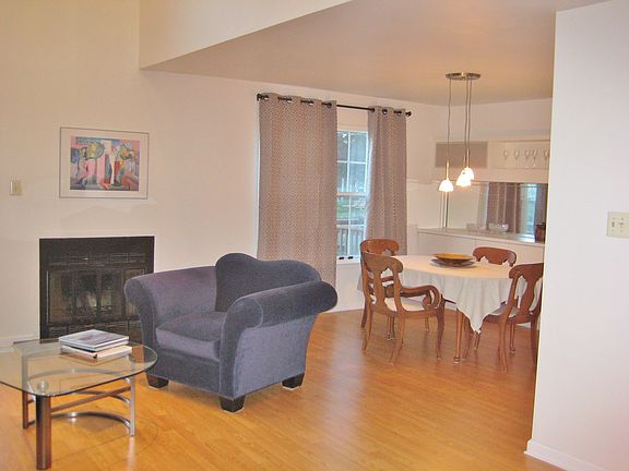 3rd image of 97 Giordano Dr
