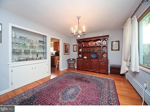 5th image of 720 Towerview Dr
