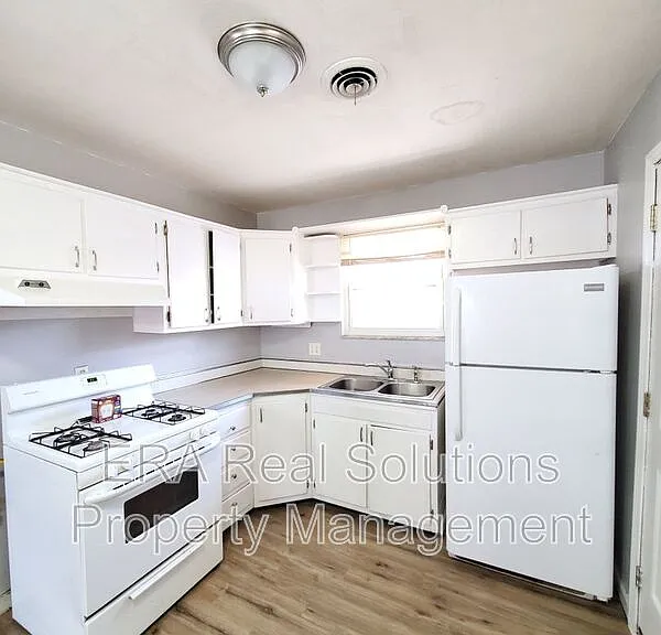 1124 Olney Dr — Photo 8