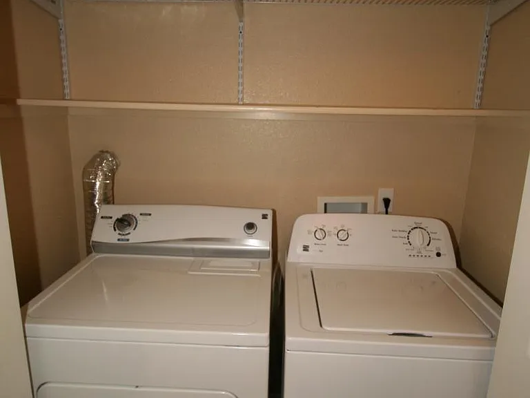 Washer / Dryer Included