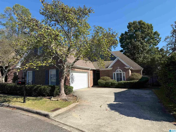 2209 Sterling Ridge Cir, Vestavia, AL 35216