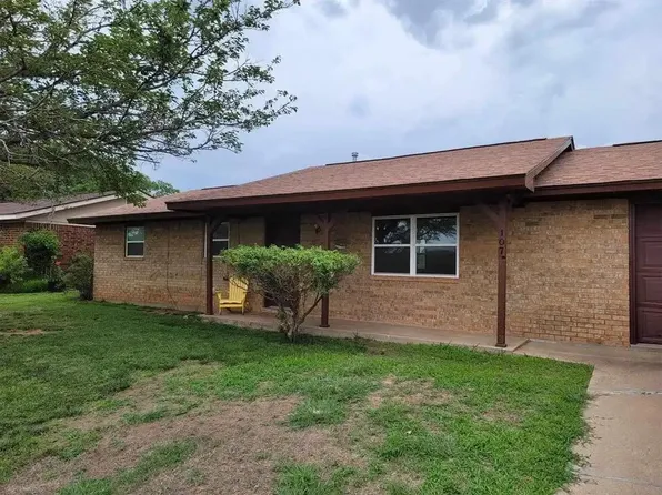 107 S 21st St, Frederick, OK 73542