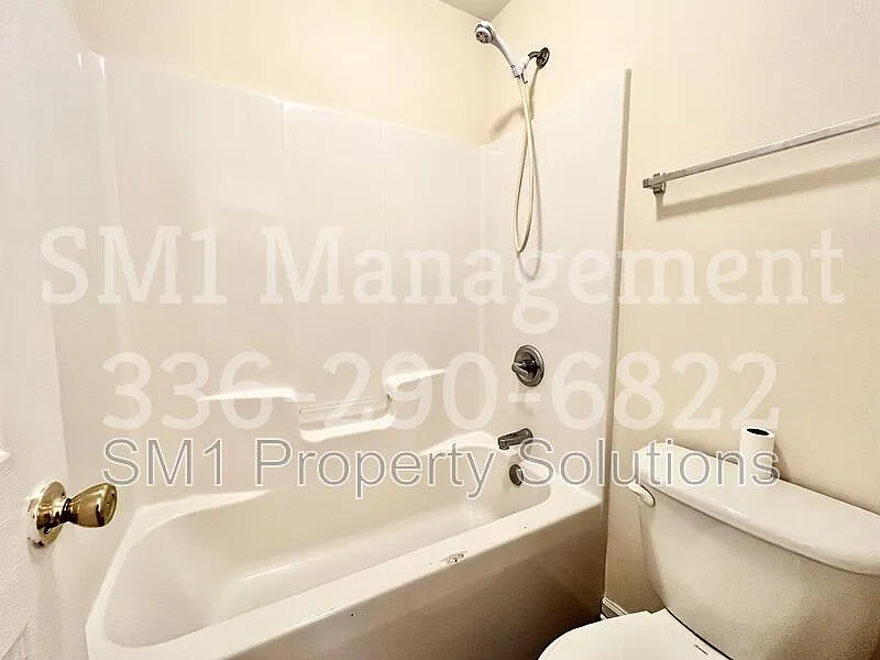 3 bed, 2.0 bath, 1150 sqft, $1,375 — Photo 2