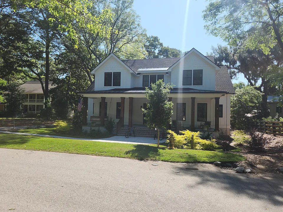 41 Stock Farm Rd