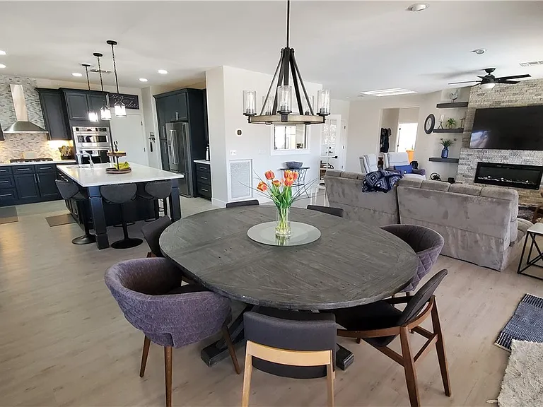 2106 Dipinto Ave — Photo 4