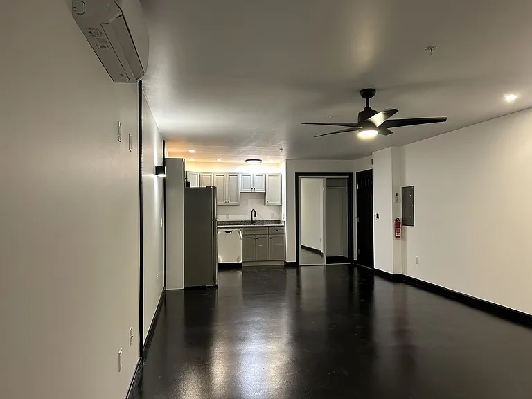 24 Beacon St — Photo 3