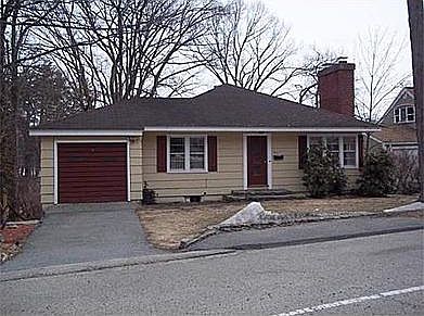 2nd image of 490 Mill St
