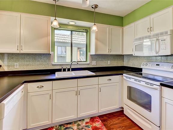 4th image of 600 Boundary Ave #240