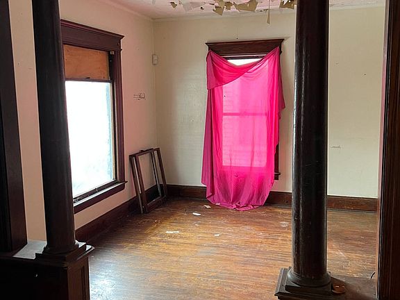 4th image of 147 W Ostrander Ave