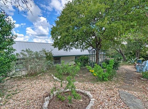 2nd image of 21708/21706 Quail Valley Ct