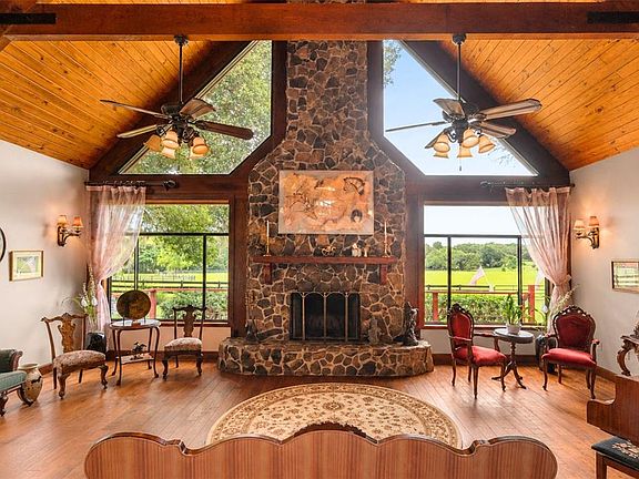 4th image of 35841 Timbertop Ln
