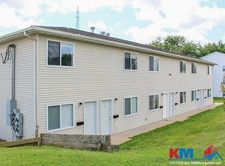2121 Blairs Ferry Rd NE APT 3, Cedar Rapids, IA 52402