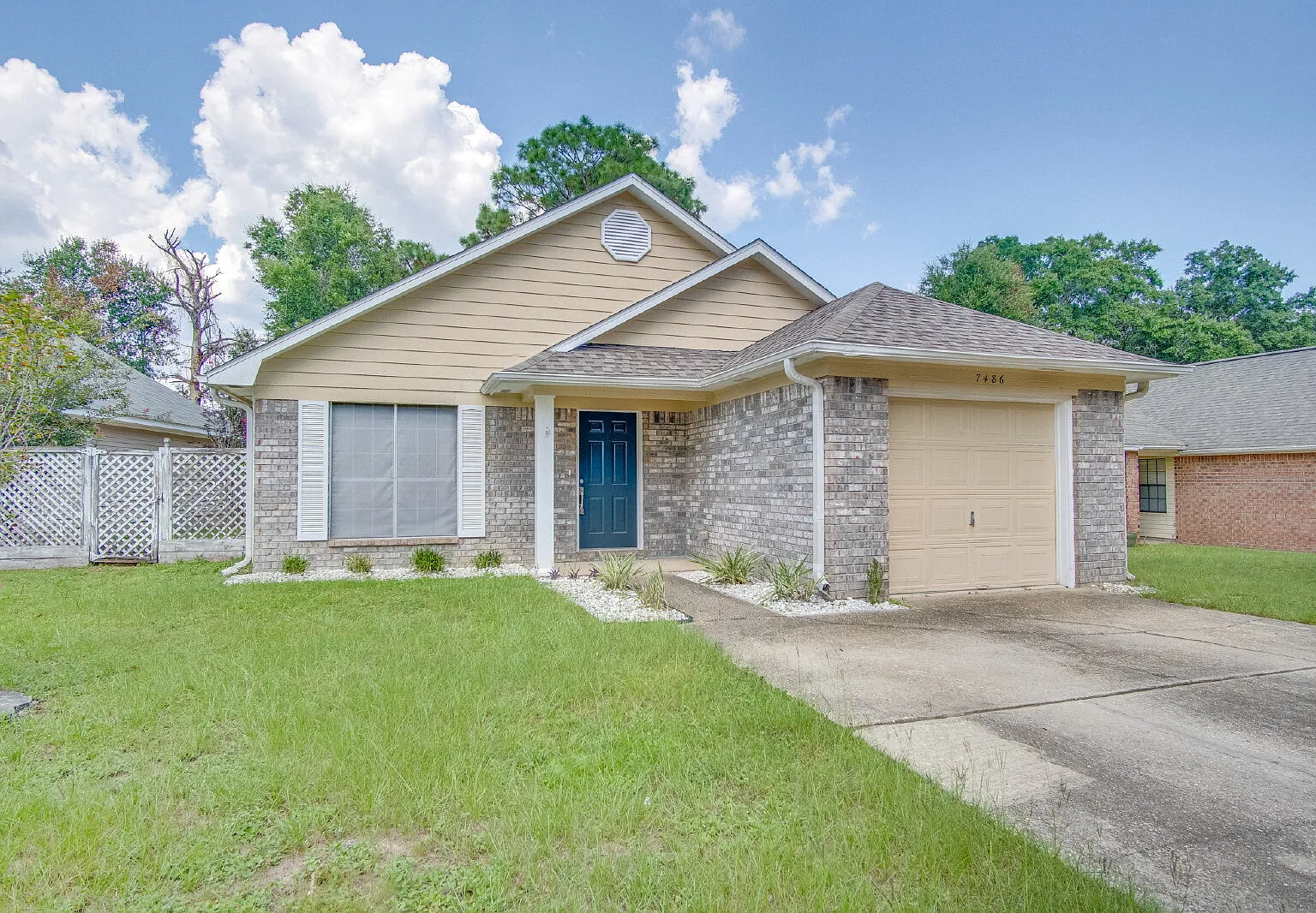 3 bed, 2.0 bath, 1442 sqft, $2,000 — Photo 1