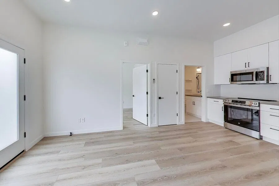 4350 Kirkham Street — Photo 3