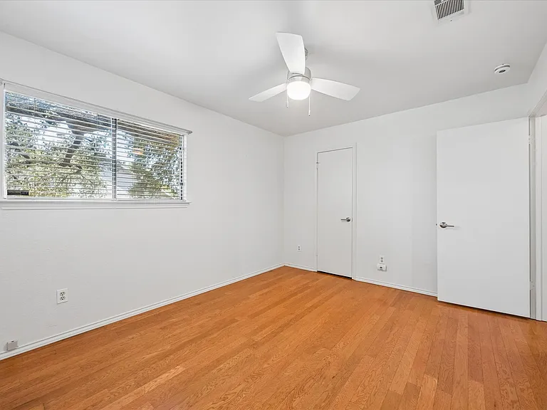 12312 Antoinette Pl — Photo 8