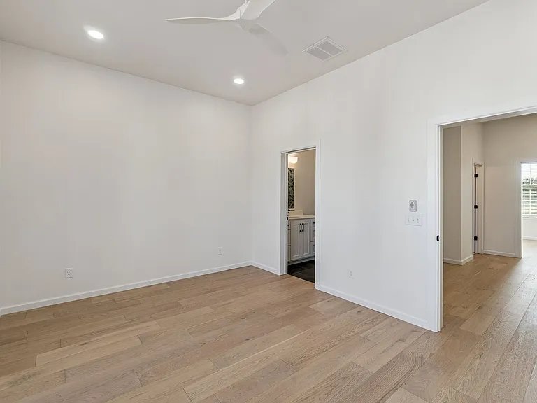 18814 Selah Way — Photo 24