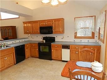 5th image of 5101 Woodsonia Dr