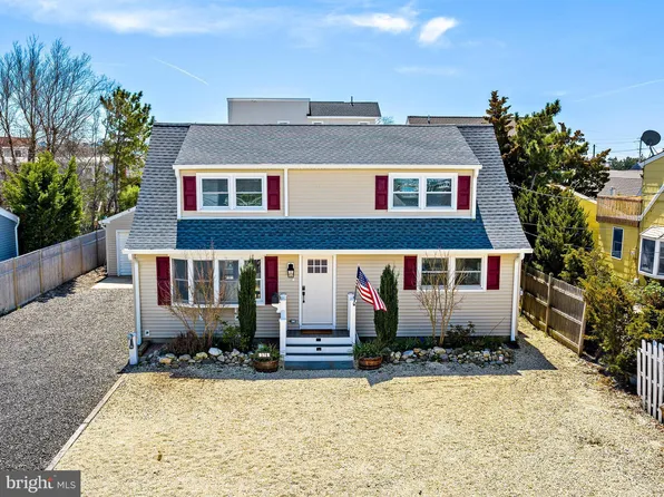 376 W 5th St, Ship Bottom, NJ 08008