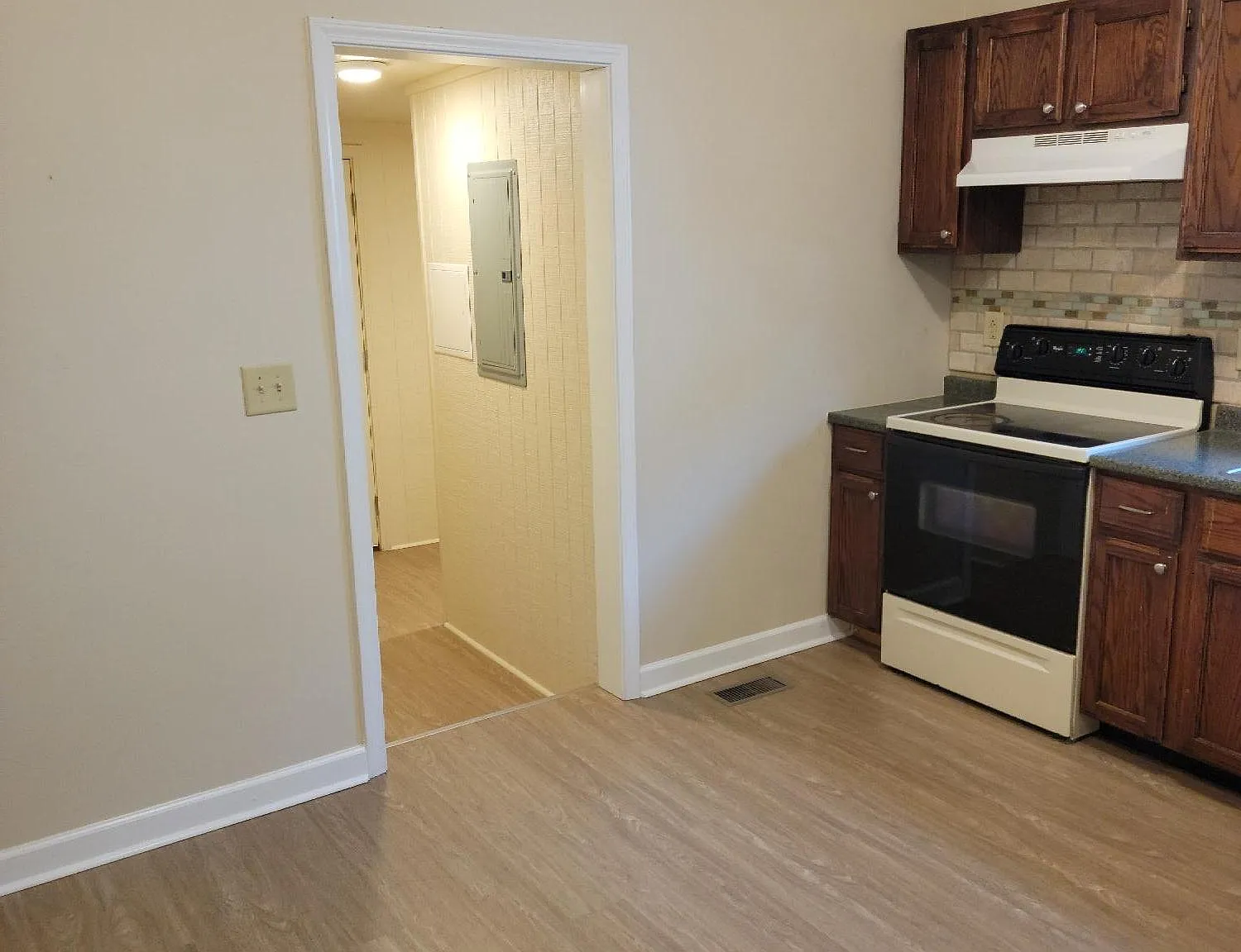 1 bed, 700 sqft, $825 — Photo 2