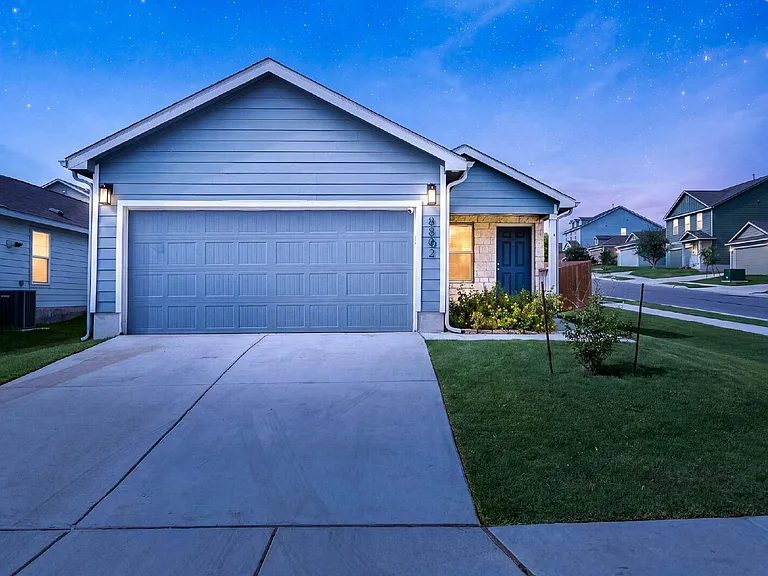 8802 McCoy Pass — Photo 1