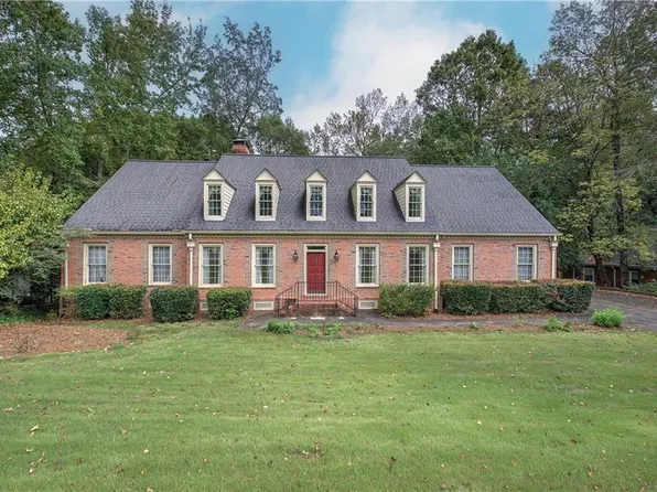 302 Chase Ln, Marietta, GA 30068