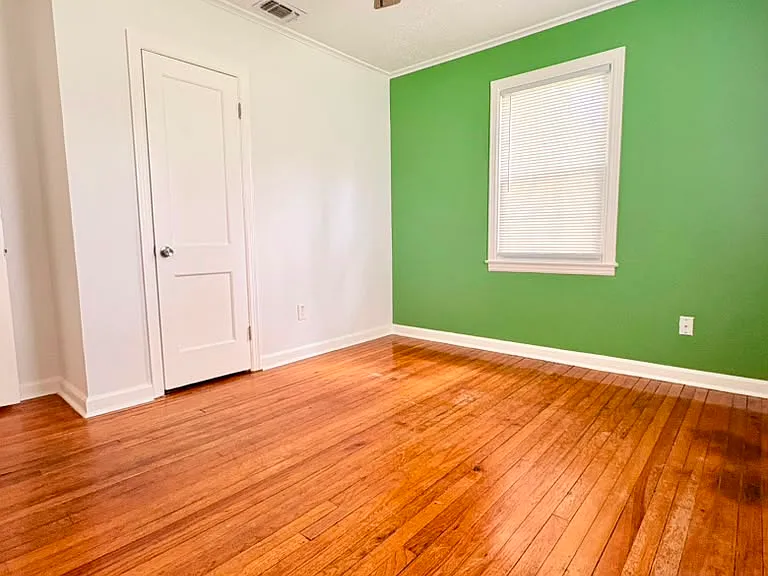 320 Georgia Ave — Photo 8