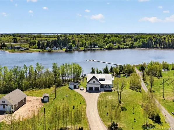 92 Waterfront Dr, Shediac, NB E4R 0G1