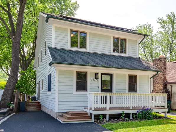 26371 N Elmwood Ave, Mundelein, IL 60060