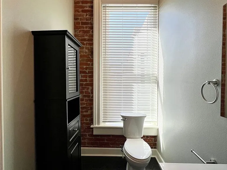 116 E 4th Ave — Photo 10