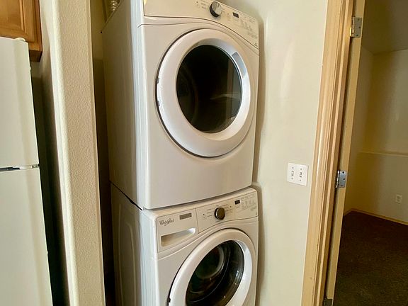 5th image of 11933 SE Oak St #105