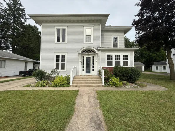 106 Hamilton St, Dowagiac, MI 49047