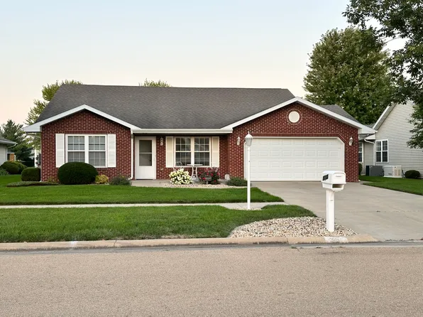 3237 Becker Dr, Peru, IL 61354