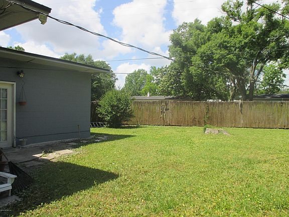 3rd image of 5841 Cherry Laurel Dr