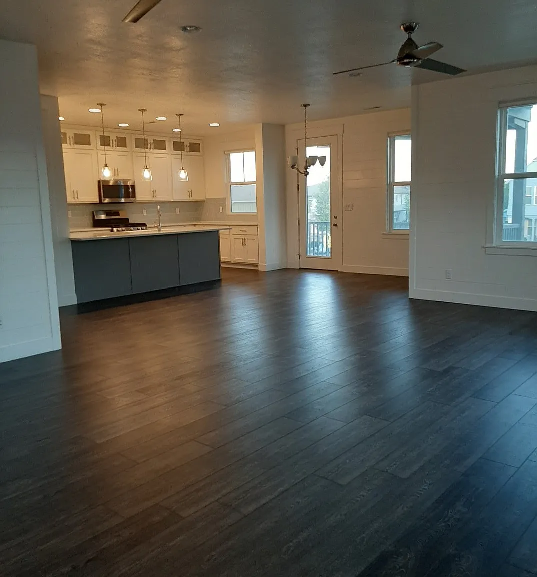 3 bed, 1890 sqft, $2,475 — Photo 2