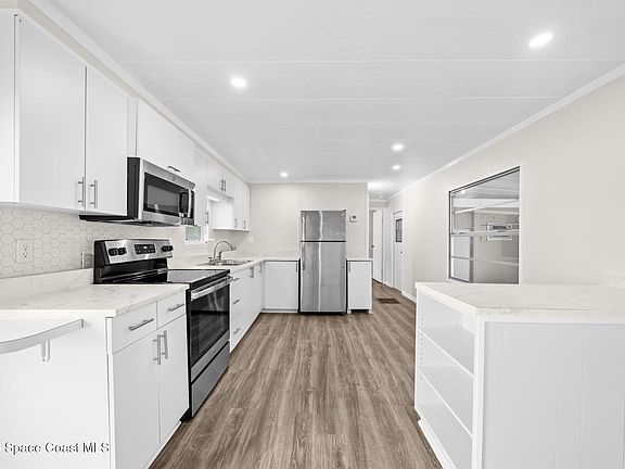 5th image of 126 Holiday Park Blvd NE