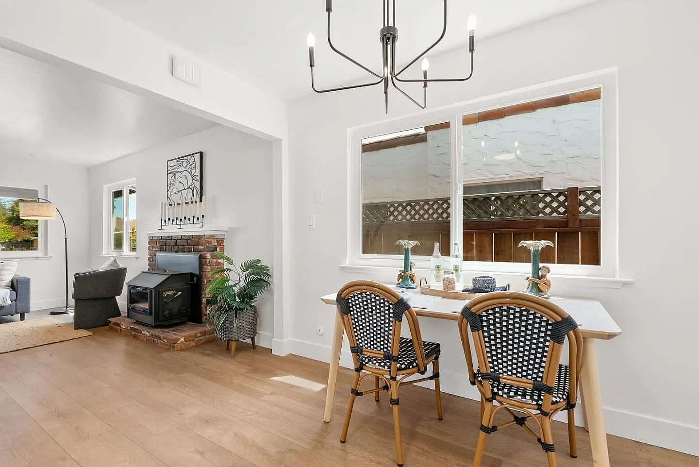 2 bed, 837 sqft, $3,550 — Photo 4