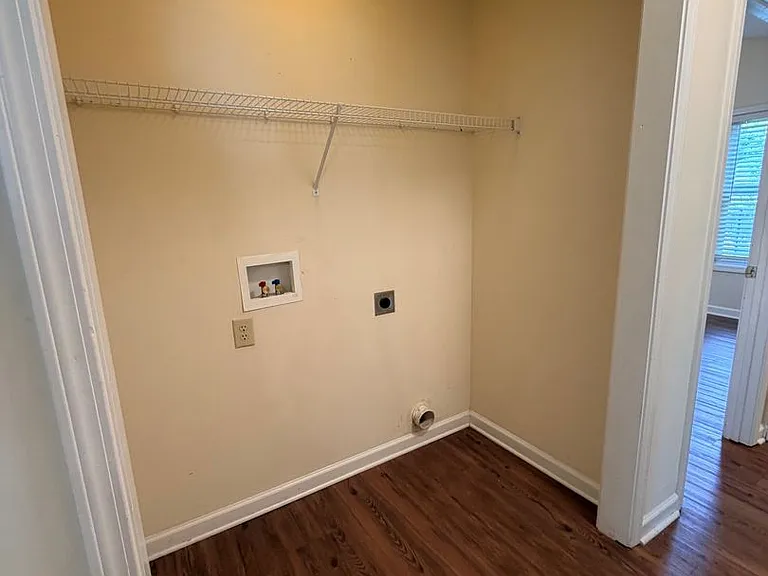 104 Brazington Ct — Photo 8