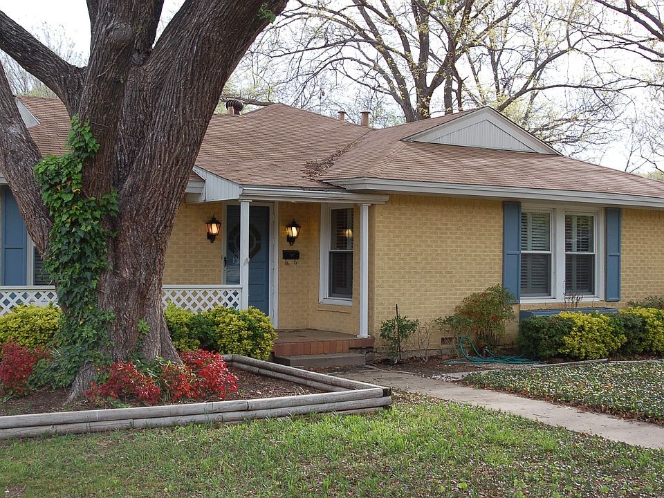 1st image of 438 Brookhurst Dr