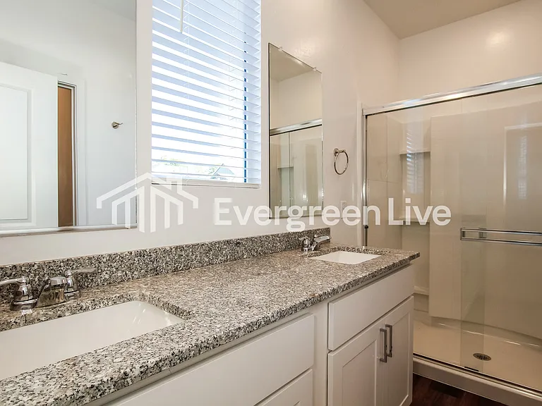 Cyrene at Skyline — Photo 7