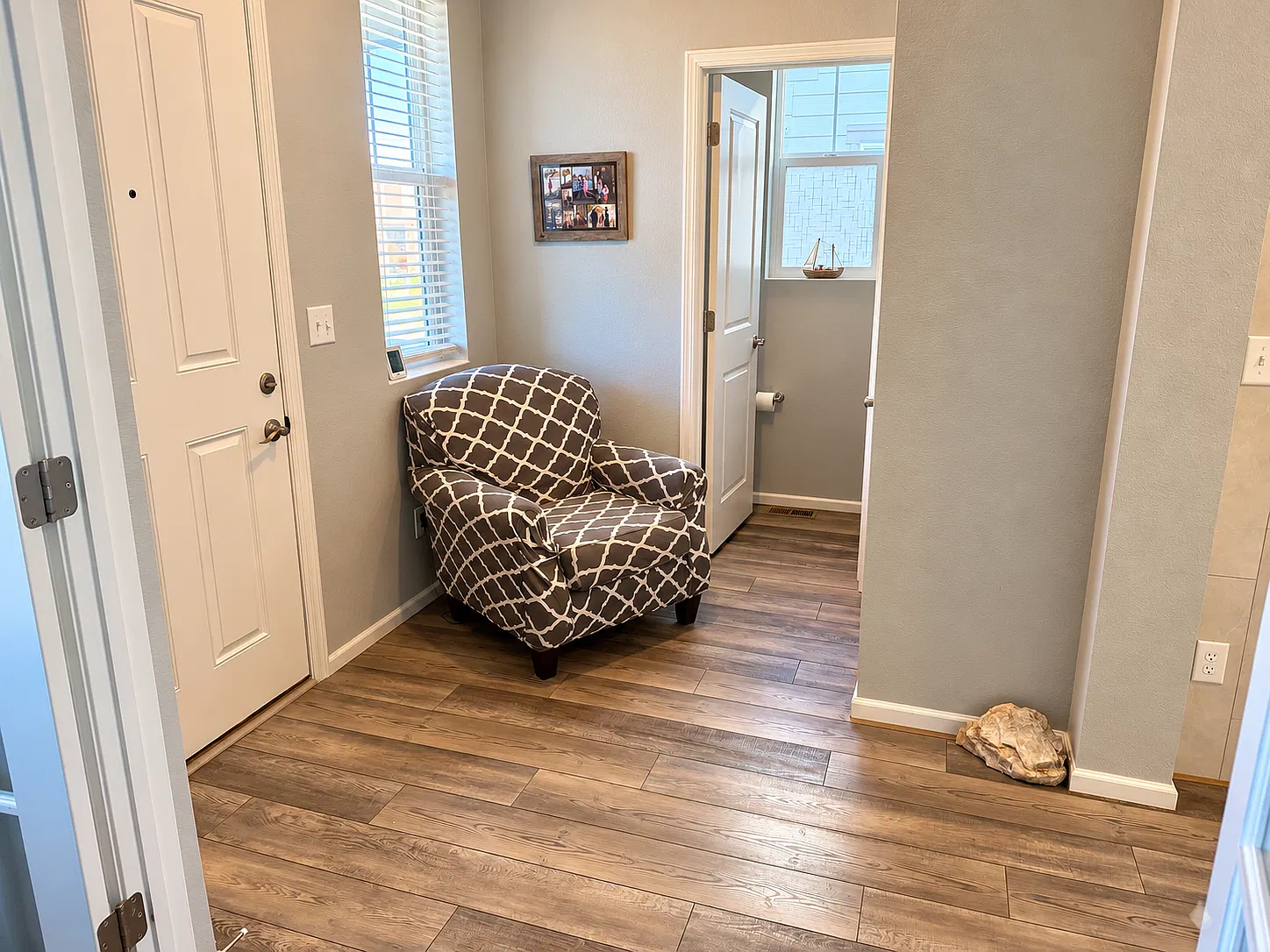 3 bed, 2743 sqft, $3,199 — Photo 2